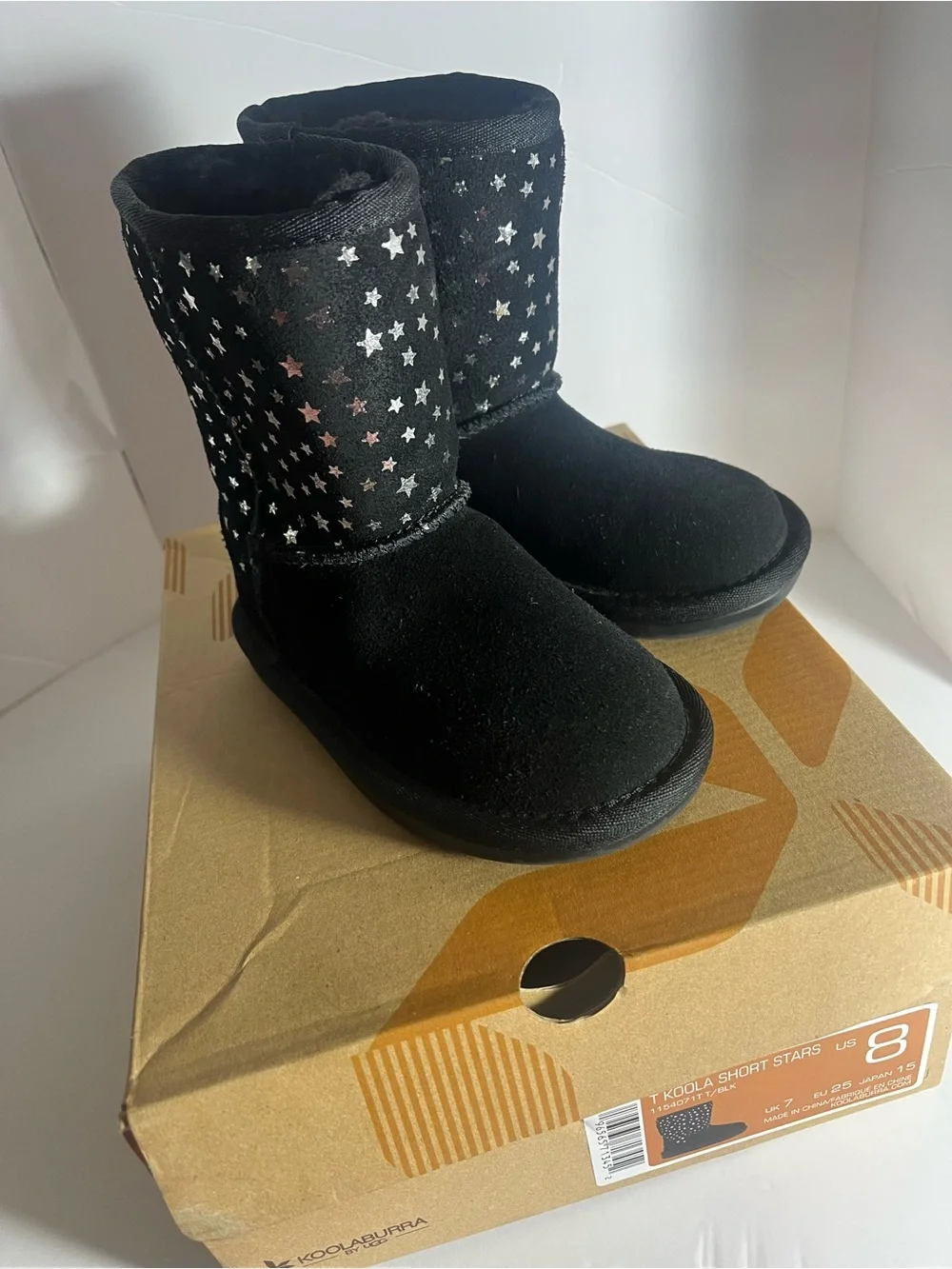 Koolaburra by UGG boots size 8 good condition